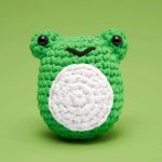 Henri the Frog Learn to Crochet Kit